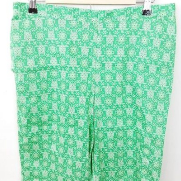 Alfred Dunner Capri Pants Turtle Print - Picture 2 of 4